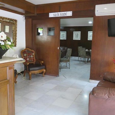 Hotel Huizache 살티요 외부 사진